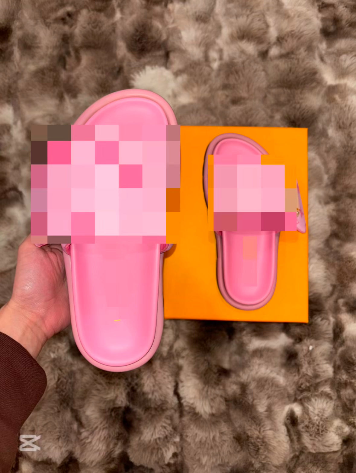 Pink Plush LV/ Slides