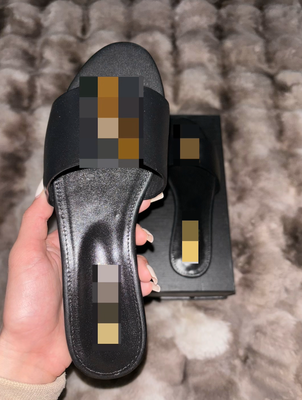 Black w Gold / Slides