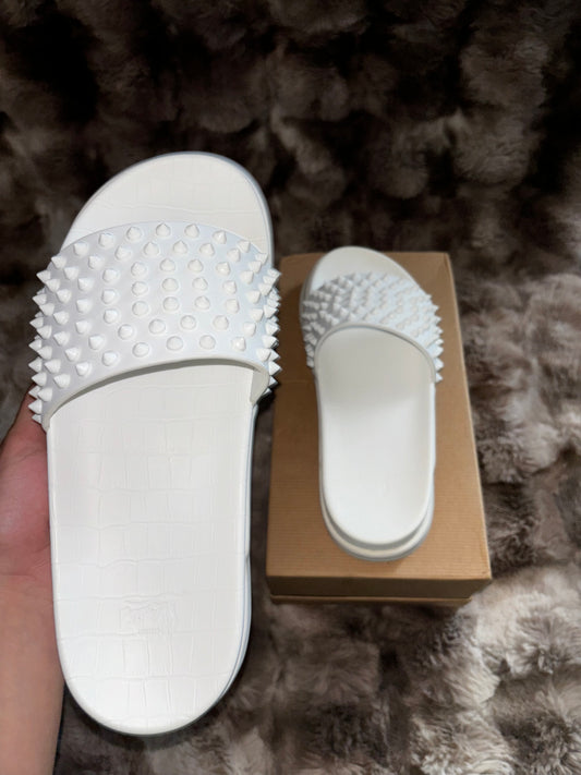 White Crocodile Spikes